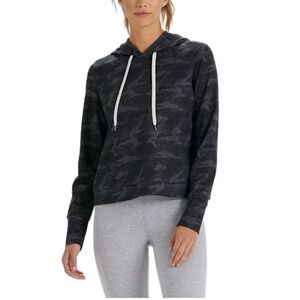 Vuori halo essential hoodie